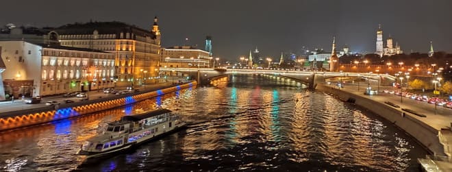 Вечерние прогулки по реке Москва на теплоходе
